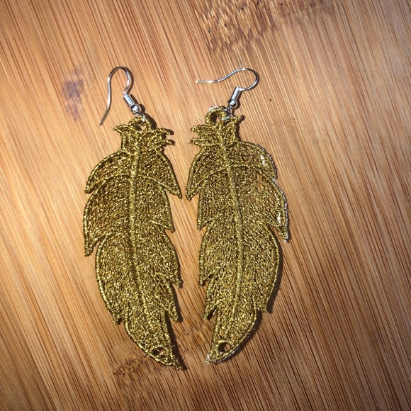 Embroidered Lace Feather Earrings - Picture 4 of 4